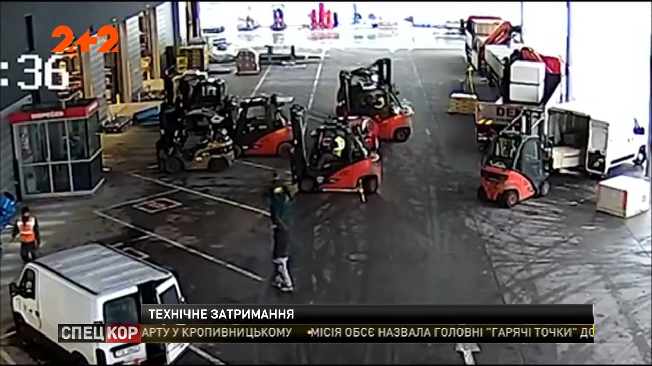 В Чехії працівники будівельного гіпермаркету самостійно затримали злодіїв