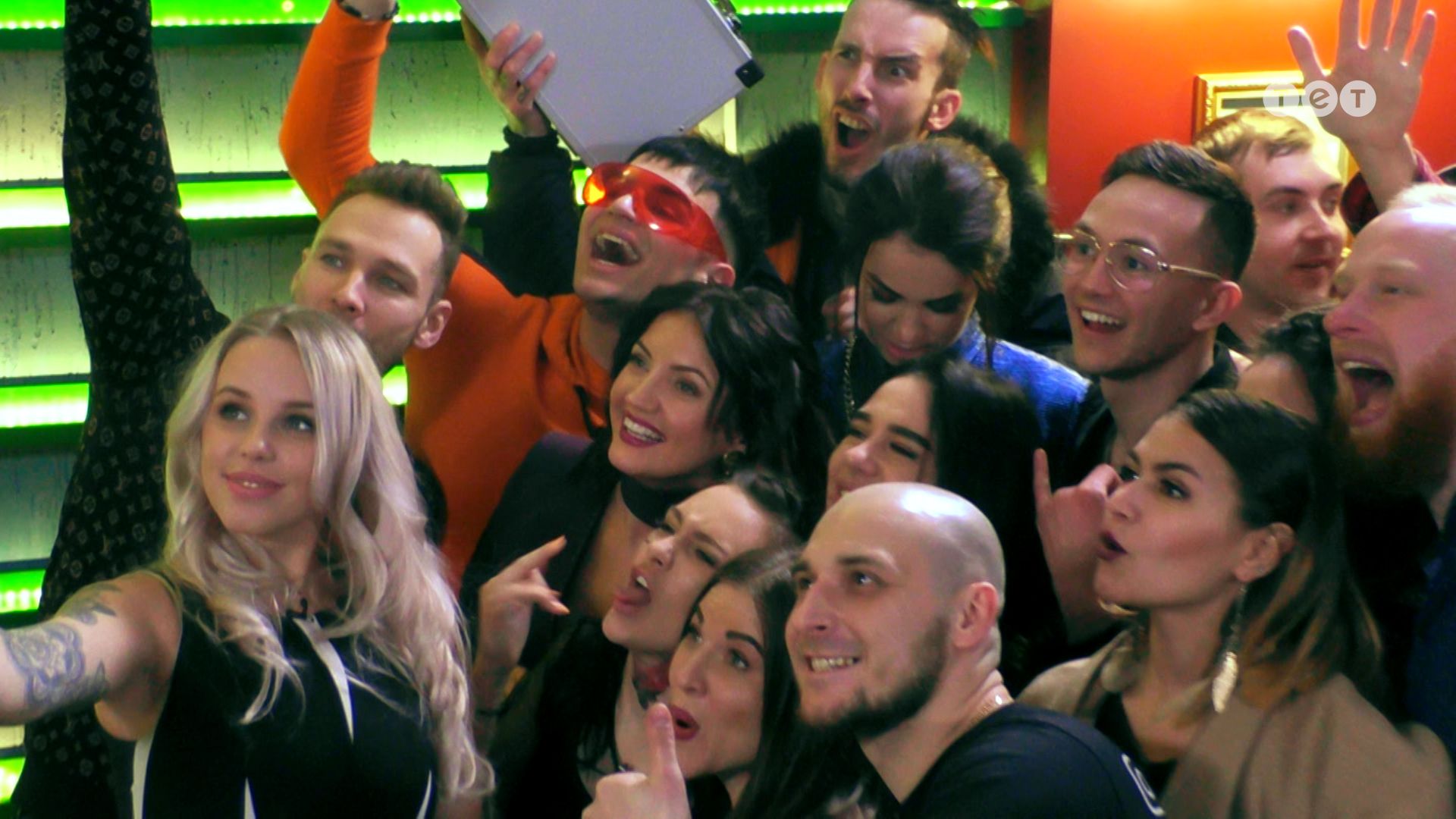 100 в 1. 42 серия