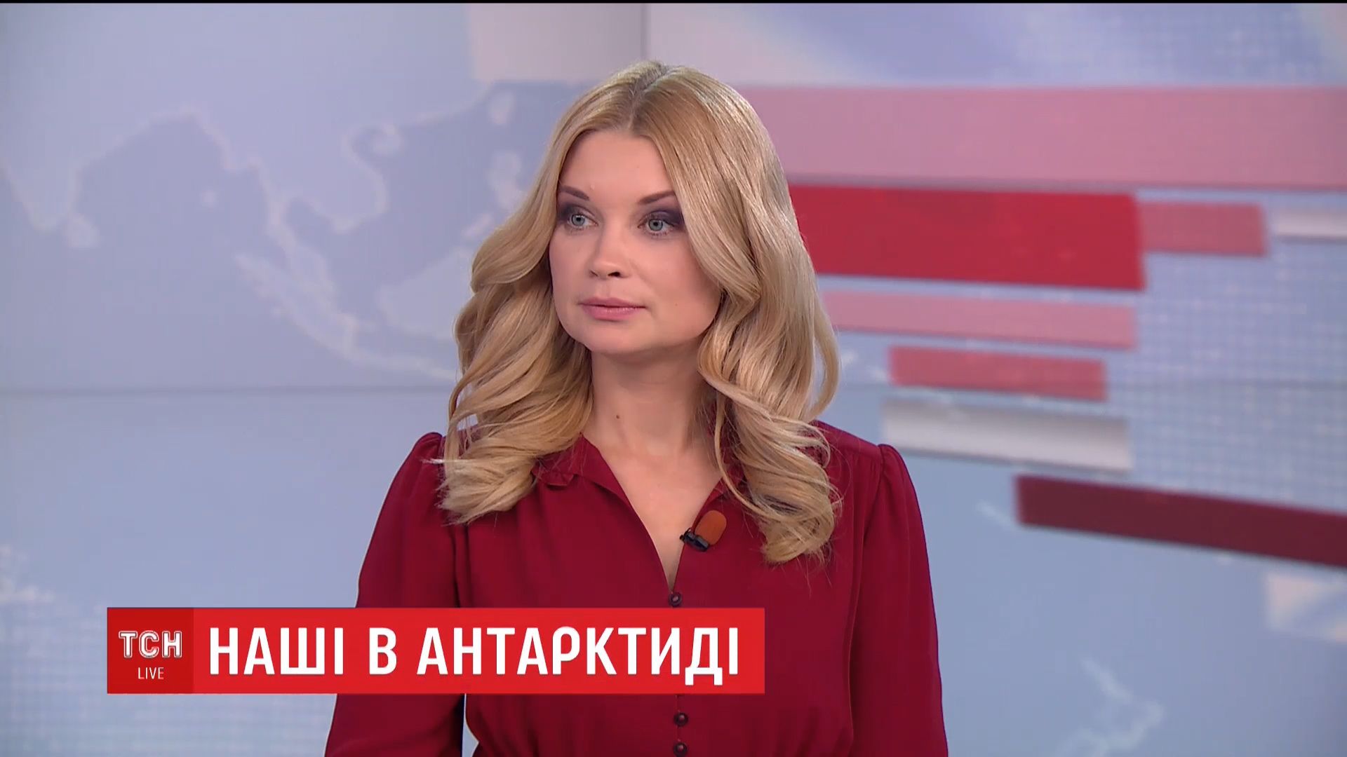 Одну ебут трое (2215 видео)