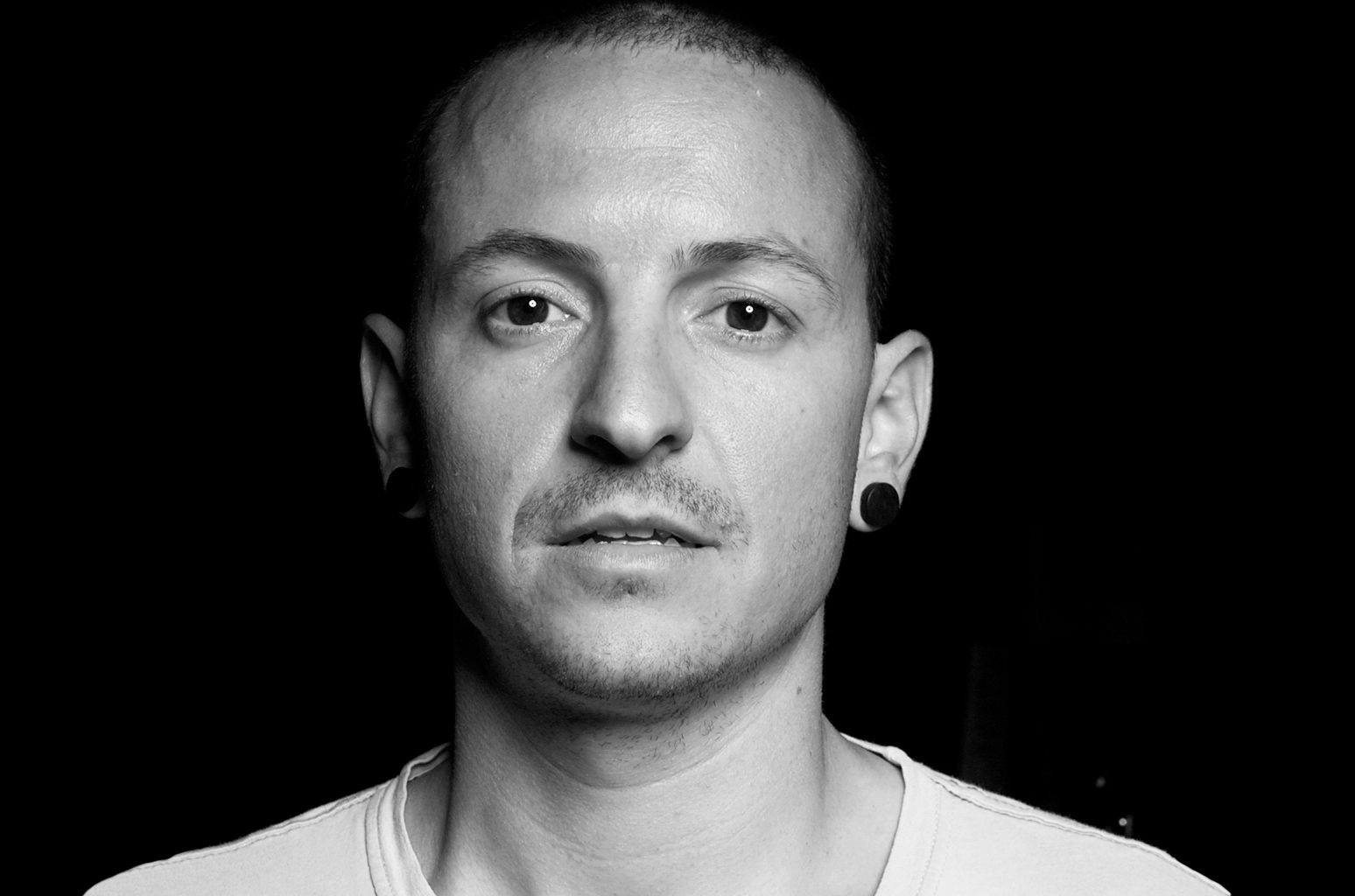 Большая звезда, которая погасла: год назад не стало солиста рок-группы  Linkin Park Честера Беннингтона