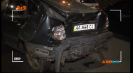 В Киеве водитель внедорожника погиб за рулем: его авто протаранило машины других людей