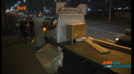 Грузовик приподняло в воздух посреди дороги в Киеве