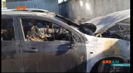 У Тернополі невідомі вночі облили машину бензином, підпалили і втекли
