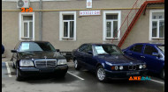 В Черновцах выставили на аукцион автомобили первых лиц города