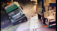 В Мексике у грузовика отказали тормоза: водитель пытался избежать массового замеса, но попал в аварию