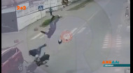У Вінниці водійка збила кур’єрів на мопеді: один з них у тяжкому стані