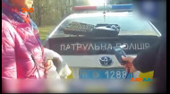 В Киеве мужчина чуть не переехал ребенка трактором, потому что обмывал окончание рабочего дня