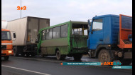 В Харькове грузовик превратился в огромный молот и ударом вогнал маршрутку в фуру