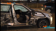 У столиці на проспекті Дружби народів водій з пасажиркою потрапили в аварію