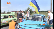 Перевірили ретрокарами: дорогу, що поєднує схід та захід України мають здати через півтора місяці