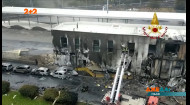 Частный самолет врезался в здание в Милане