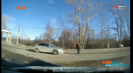 В России дедушка хотел перейти на другую сторону дороги, а попал на тот свет