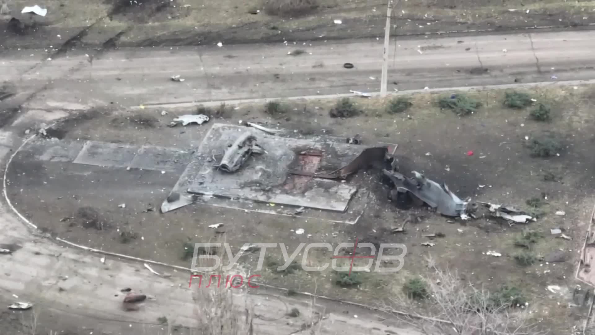 В Бахмуте взорвали самолет-символ города