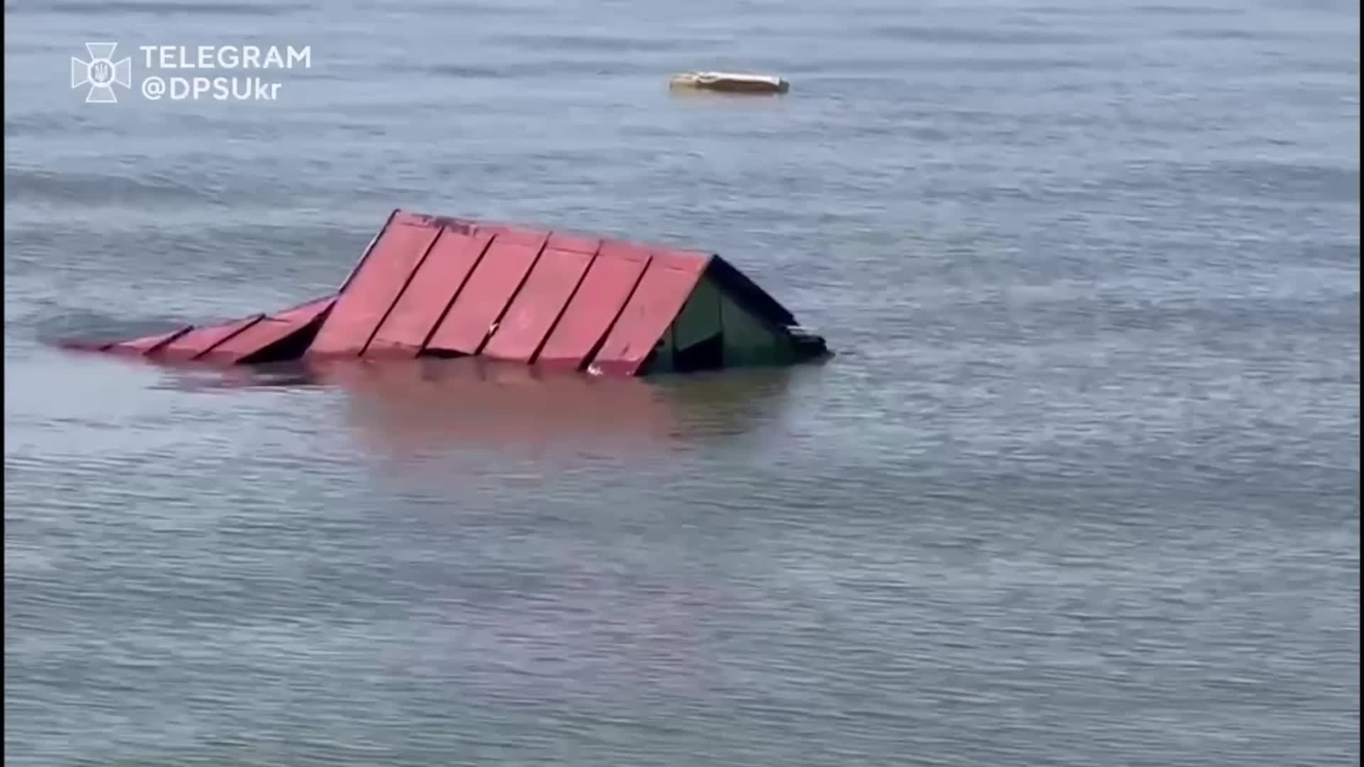 В Одесскую область принесло дома и другие вещи из затопленной Херсонщины