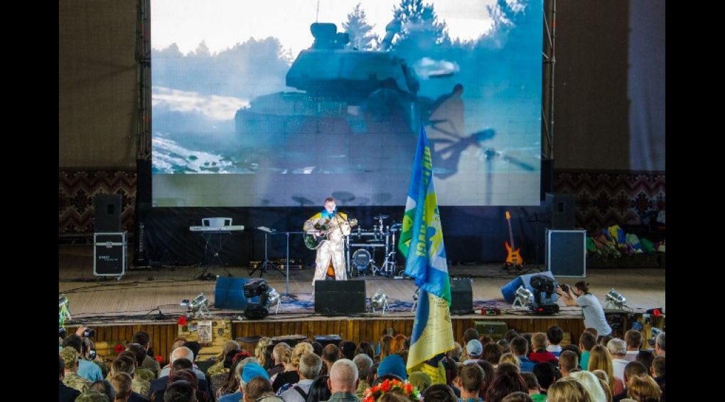 Ведучий 2+2 Олександр Моторний поділився враженнями від фестивалю пісень, народжених в АТО