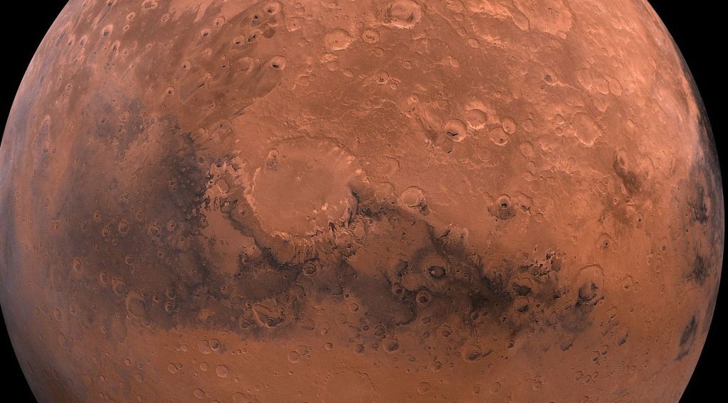 На Марсі знайшли справжнє озеро