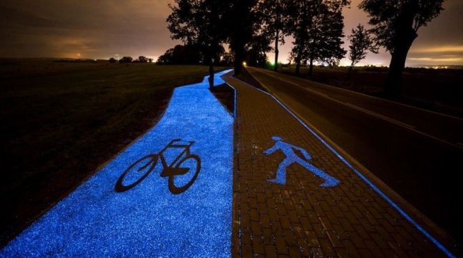 У Польші з'явилася велодоріжка, яка світиться в темряві