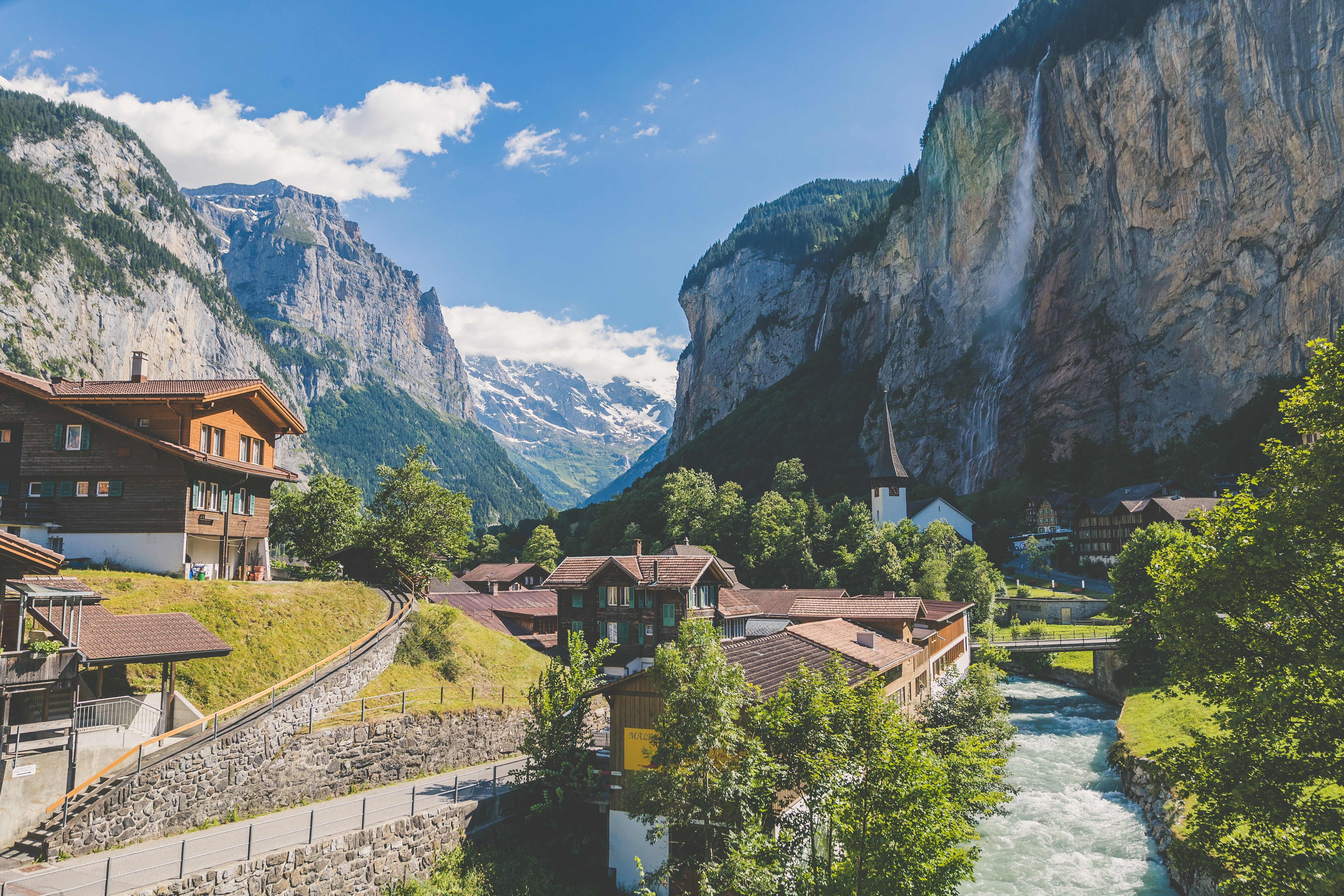 Время в швейцарии. Лаутербруннен. Swiss Швейцария. Берн Швейцария деревня. Вандевр Швейцария.