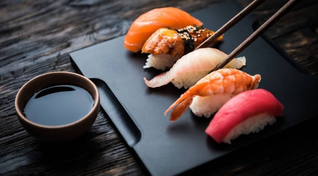 ТОП-10 самых необычных суши в мире