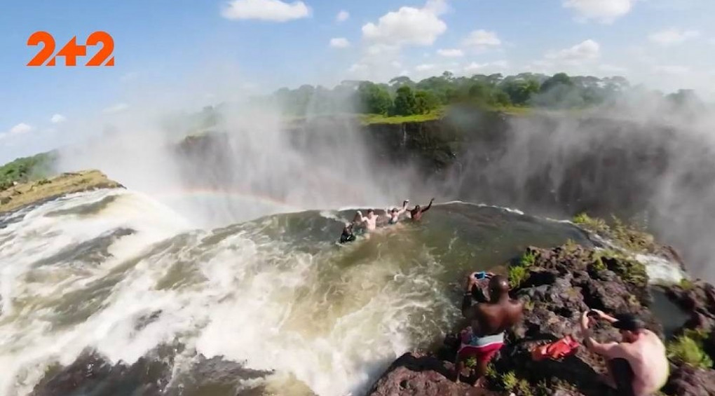 Смертельный экстрим: турист выпал из бассейна водопада Виктория