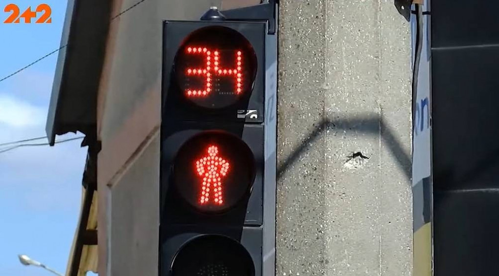 Искусственный интеллект руководит Черновцами: на дорогах города появились новые светофоры