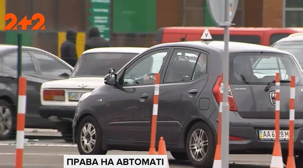 Украинских водителей будут штрафовать за езду на «механике»