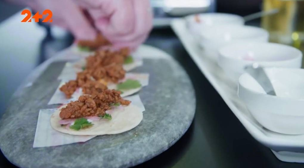 Гамбургер из искусственного мяса за 250 тысяч долларов: какая она – кухня будущего?