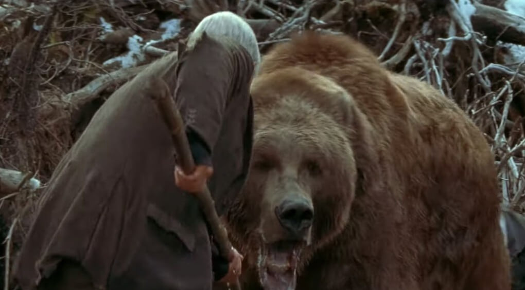 Выжить против огромного медведя-людоеда: триллер «На грани» на 2+2