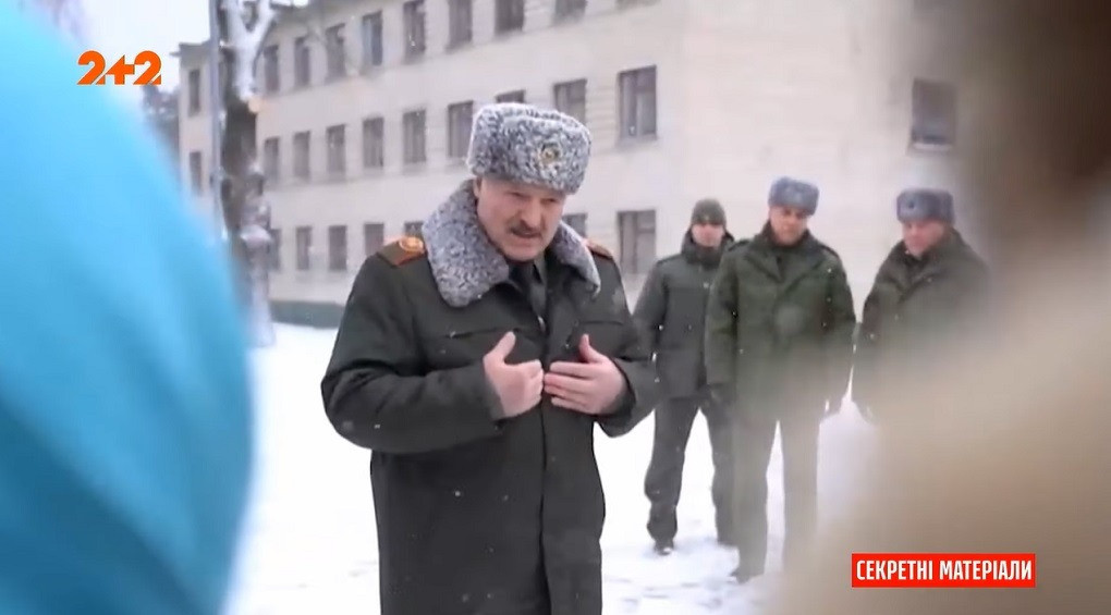 Оборонятися від України: навіщо насправді Лукашенко стягує війська до кордонів