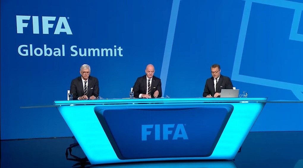 Двойные стандарты ФИФА: почему футбольная организация продолжает давать привилегии россии
