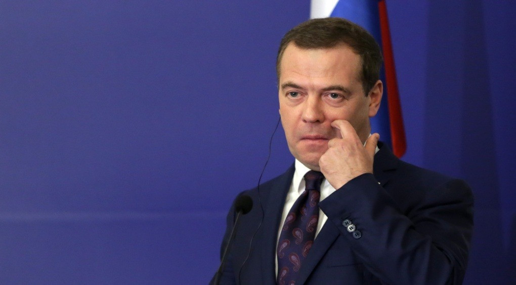Зачем в рф достали из политической могилы Дмитрия Медведева: есть ли будущее у плюшевого мишки?
