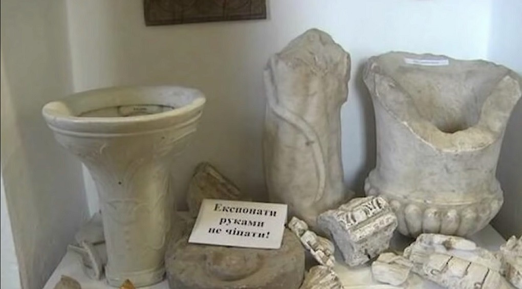 Вкрали навіть мармуровий унітаз: які музейні артефакти вивозять росіяни