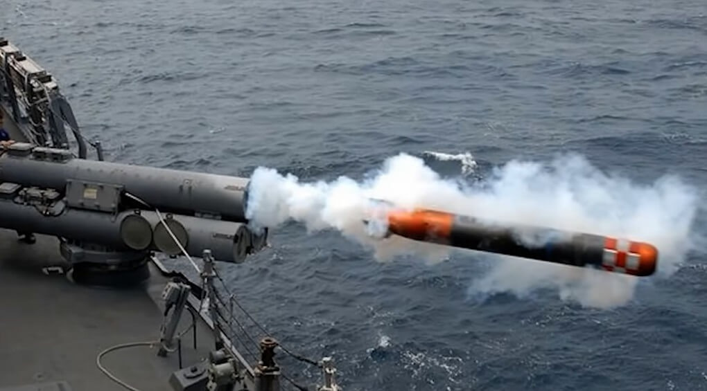Нова стратегія Кремля: росія почала випускати ракети зі своїх підводних човнів