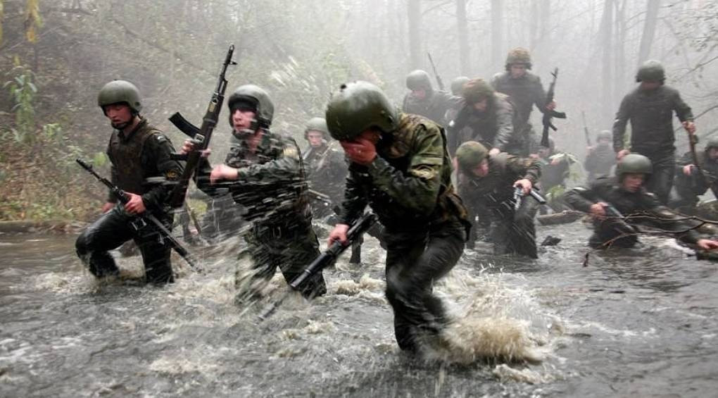 Військові рф помічені у частинах міноборони білорусі: білоруські військові готують російських новобранців?