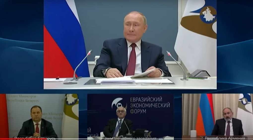 Путін виступив на Євразійському економічному форумі: що заявив диктатор своїм прибічникам