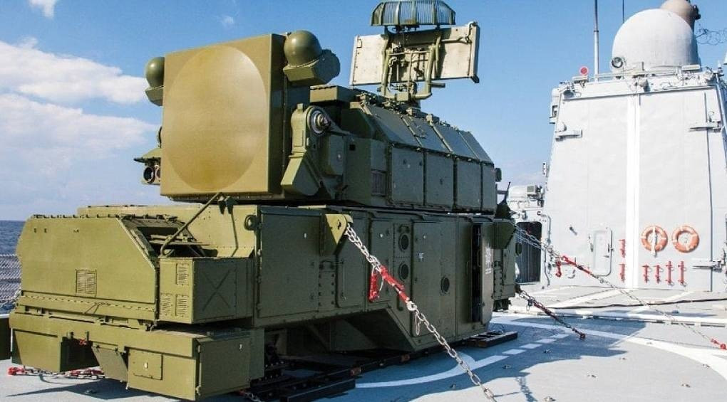 С ПВО совсем всё плохо: на корабли рф для защиты от атак с воздуха прикручивают сухопутные ЗРК «Тор»