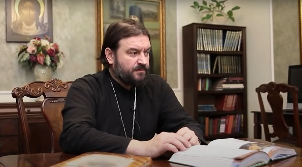 Священник, благословляющий русских солдат на убийства украинцев, оказался уроженцем Львова