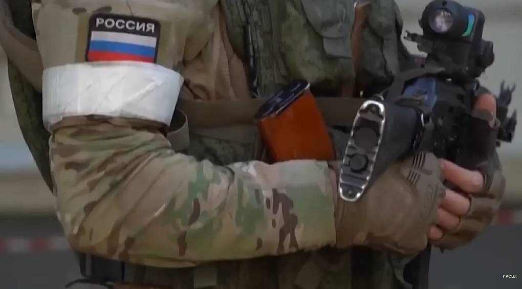 «Подъезжают к многоэтажкам на грузовиках»: в Северодонецке рашисты начали оккупацию новых диванов