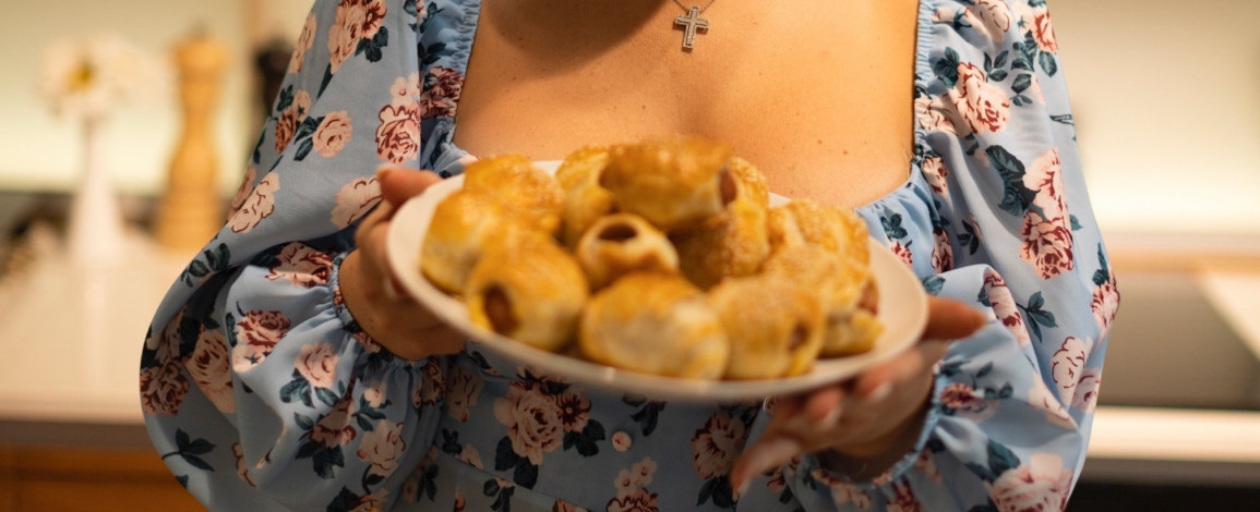 «Нереально смачні та легкі у приготуванні», — готуємо сосиски в тісті з Анною Саліванчук