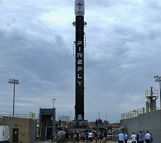 Компания Firefly Aerospace успешно запустила в космос ракету с украинским флагом