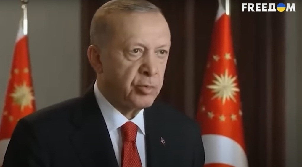 Хоче всидіти на двох стільцях: яку гру веде президент Туреччини, заграючи з росією
