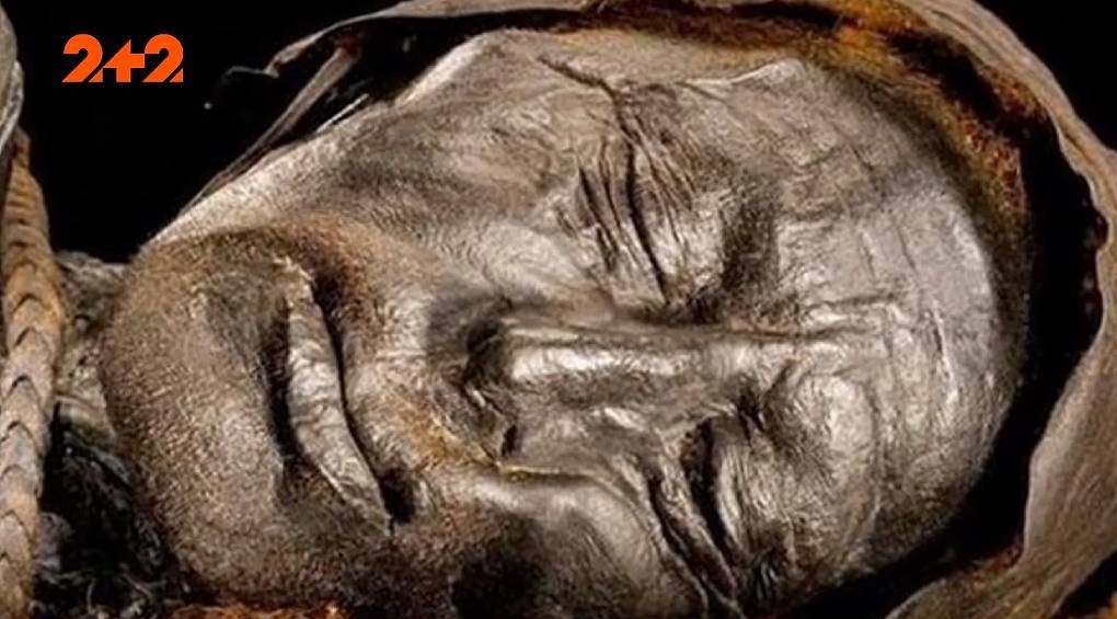 Тіло пролежало у болоті біля двох тисяч років: у данському селі знайшли мумію рудоволосого чоловіка