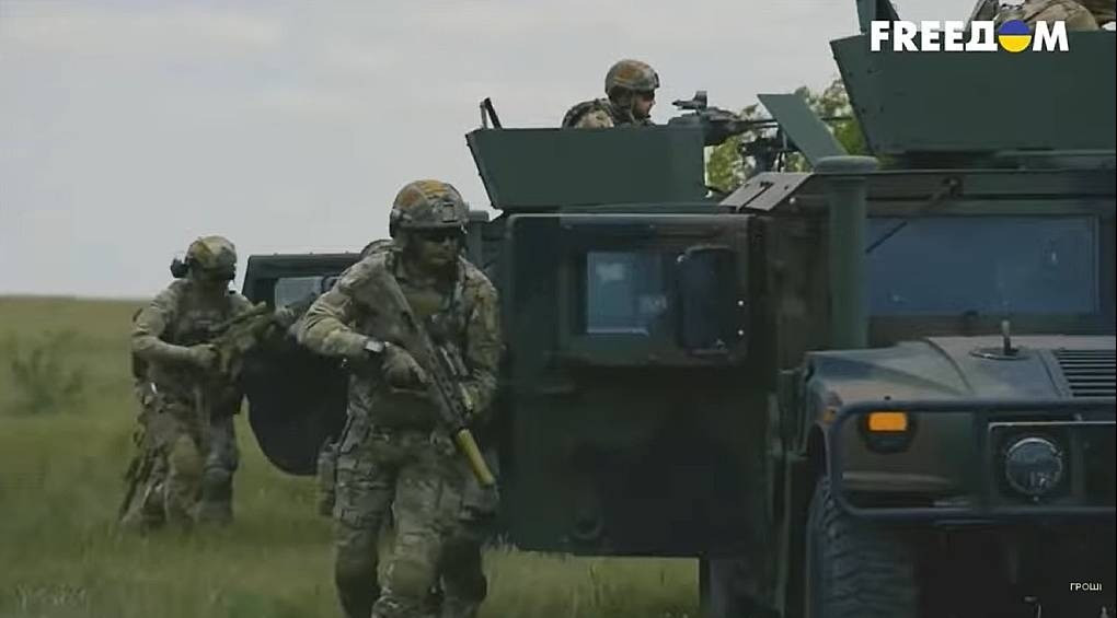 Замість підготовки до Нового Року повномасштабні роботи з оборони: окупанти у Криму готуються до наступу ЗСУ