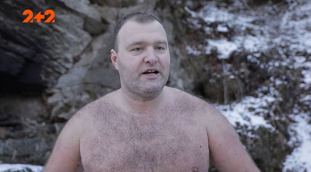 «Снігова людина» Закарпаття: українець пролежав закопаним у снігу за -20°C та плавав під кригою без гідрокостюму