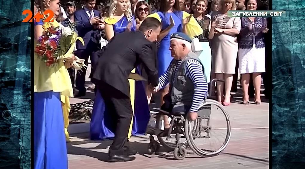 Дядя Гриша из Херсона в инвалидной коляске и под украинские песни собрал полмиллиона гривен для ВСУ прямо под носом у оккупантов