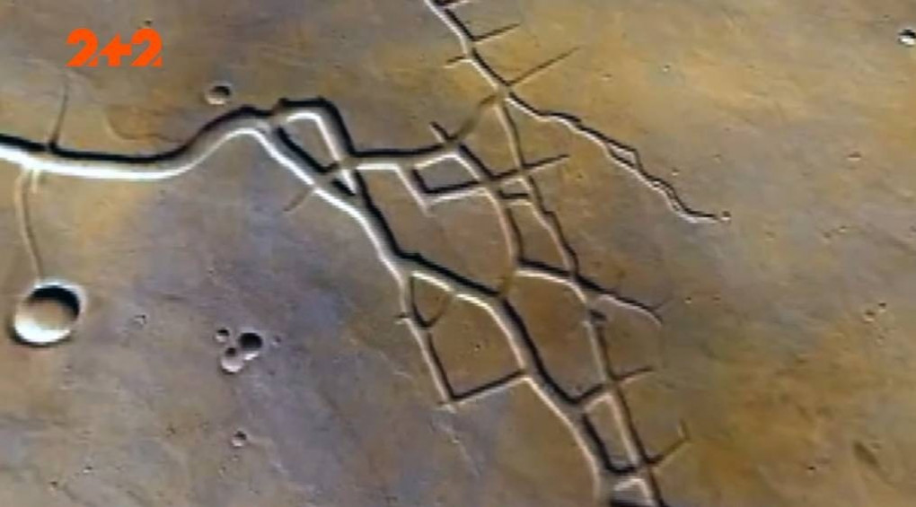Засекреченные снимки с Марса: американская межпланетная станция сняла на камеру марсианскую железную дорогу