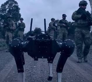Керувати роботом лише за допомогою думок: прорив, який у майбутньому допоможе військам на полі бою