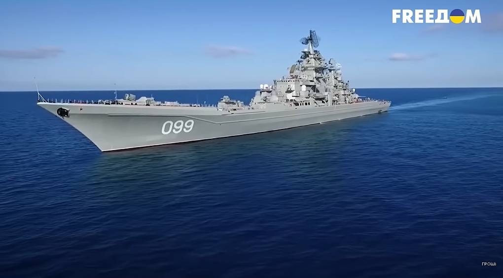 Крутіше крейсера «Москва», але вирушає слідом за ним: флагман північного флоту росії «Петр Великий» пустять на метал
