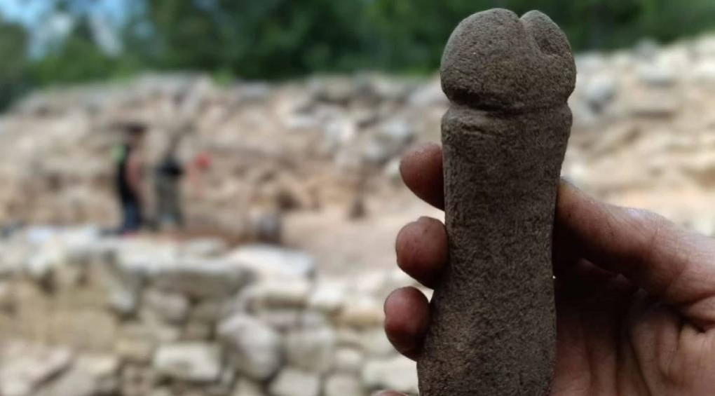 Имел насильственную цель: для чего использовали, найденный в средневековых испанских руинах, 15-см каменный фаллос?