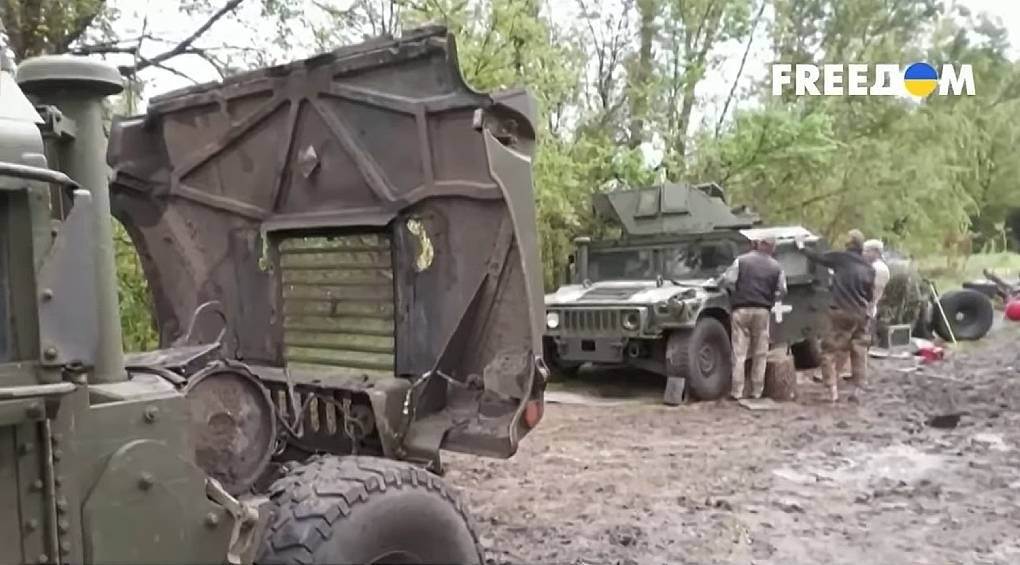 Польовий госпіталь для машин: на Донеччині працюють «лікарі для військової техніки»